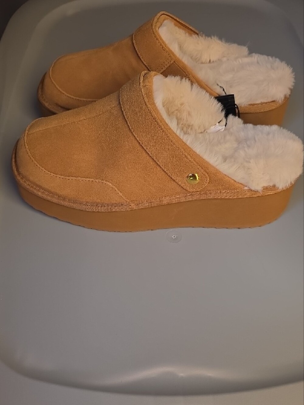 Joyspun Women's Faux Fur Convertible Clog Slippers - Picture 3 of 7